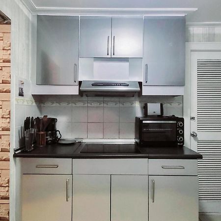 67 Sqm. Condo Unit In Robinson Place Residences Manila Dış mekan fotoğraf