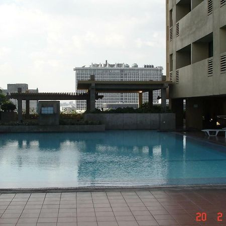 67 Sqm. Condo Unit In Robinson Place Residences Manila Dış mekan fotoğraf