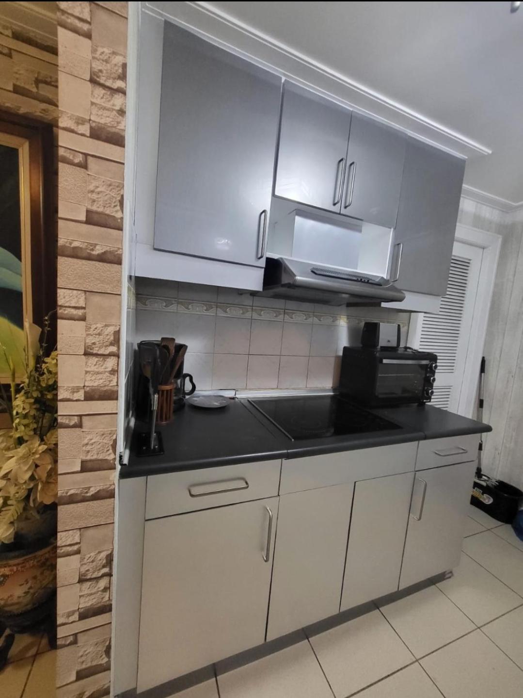 67 Sqm. Condo Unit In Robinson Place Residences Manila Dış mekan fotoğraf