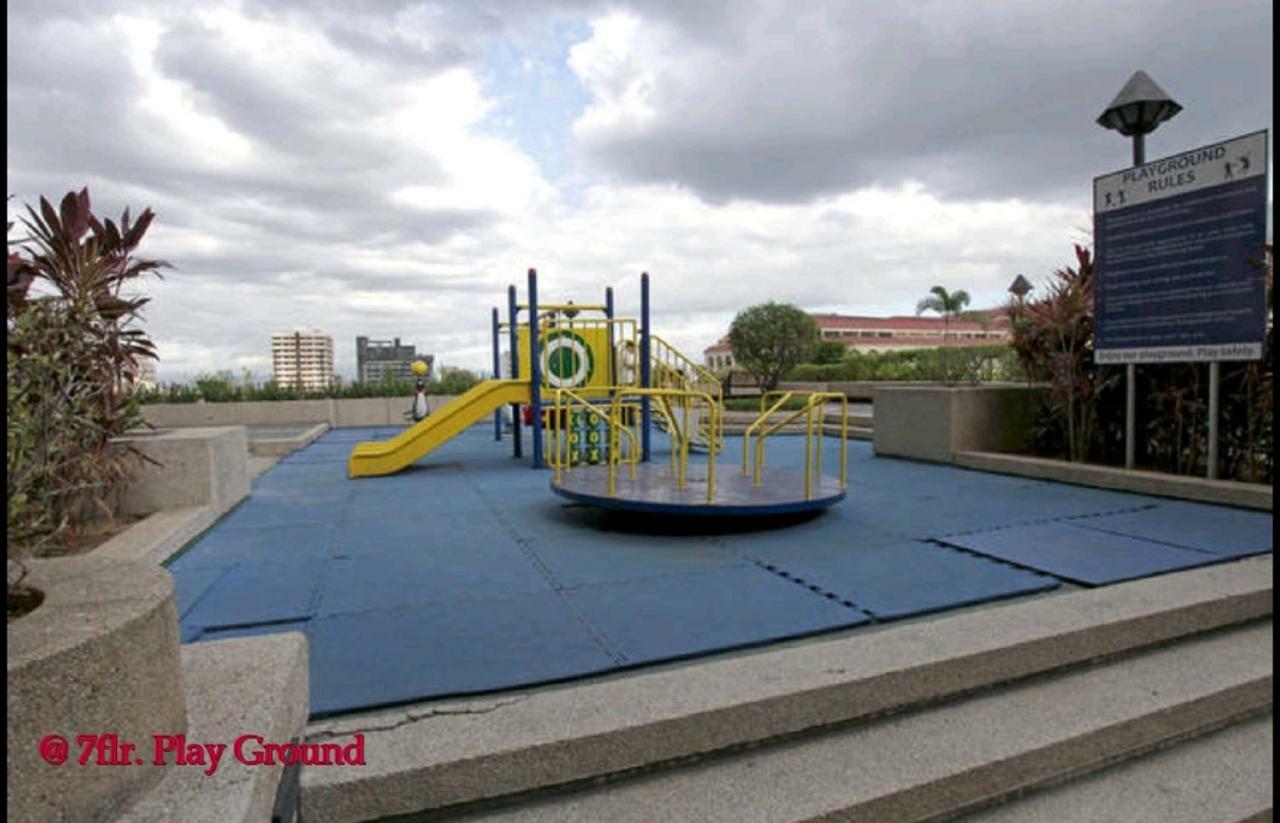 67 Sqm. Condo Unit In Robinson Place Residences Manila Dış mekan fotoğraf