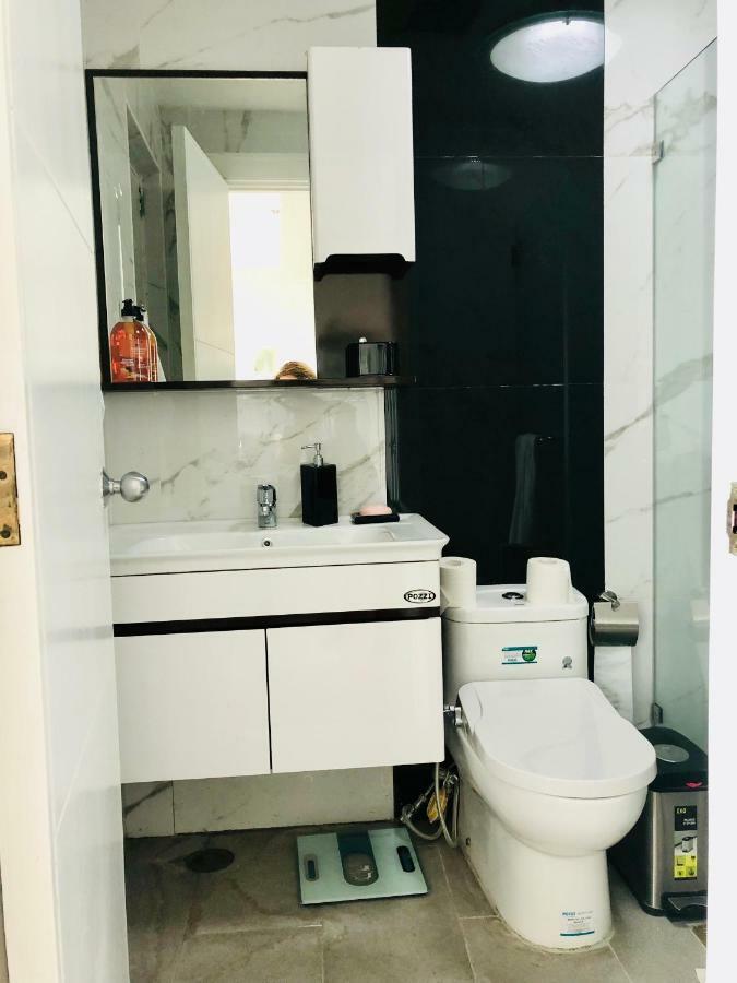 67 Sqm. Condo Unit In Robinson Place Residences Manila Dış mekan fotoğraf