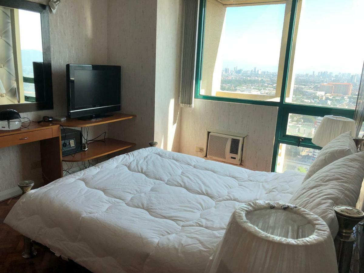 67 Sqm. Condo Unit In Robinson Place Residences Manila Dış mekan fotoğraf
