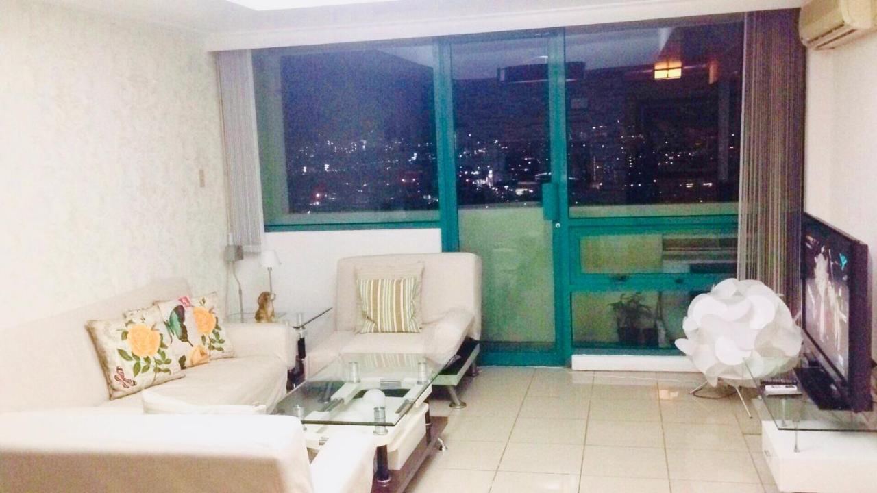 67 Sqm. Condo Unit In Robinson Place Residences Manila Dış mekan fotoğraf